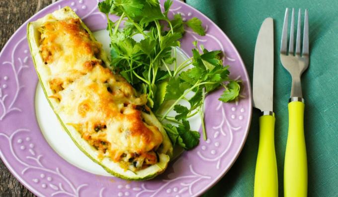 Zucchini stuffed with mushrooms and cheese