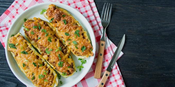 Zucchini boats with chicken liver