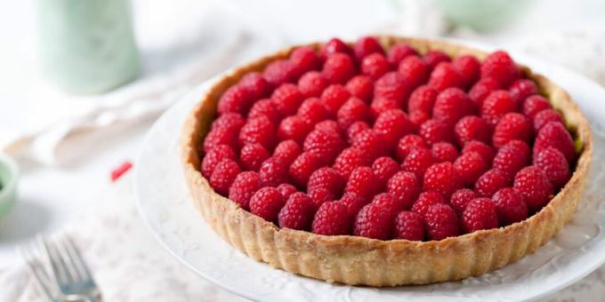 Even there is a pity. Delicious raspberry and cream cheese tart