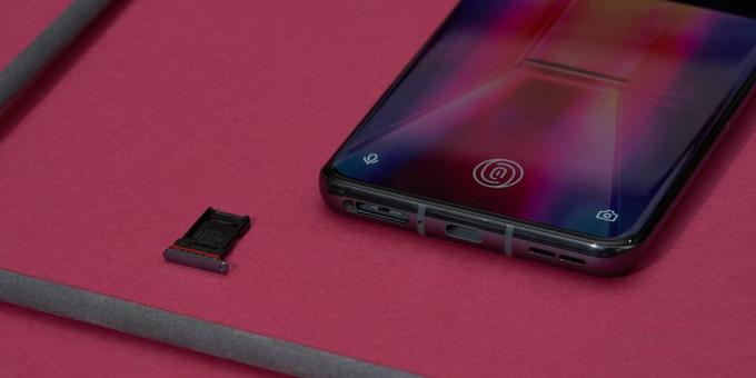 OnePlus 9 Pro: bottom is the SIM tray, microphone, USB Type-C and speaker