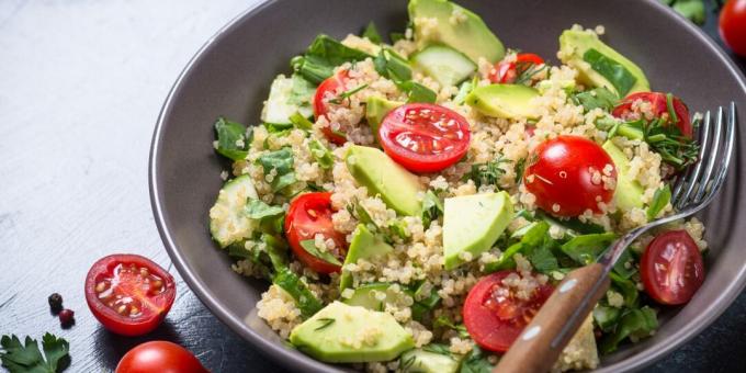 Salad with quinoa and avocado