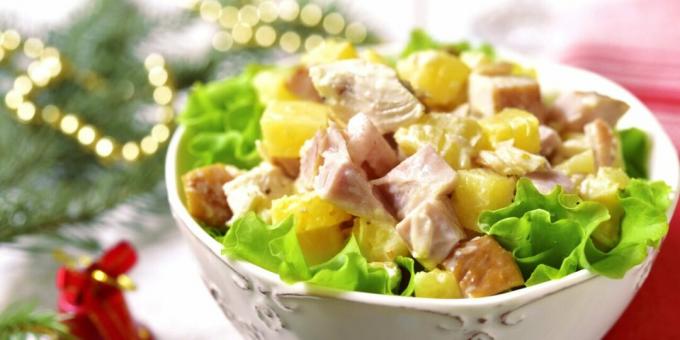 Quick salad with smoked chicken and pineapple