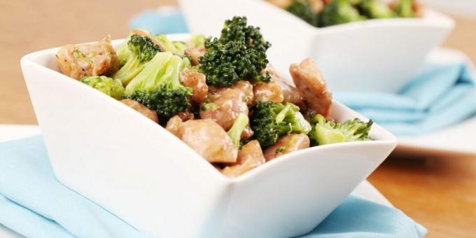 Chicken with broccoli in coconut-lime sauce