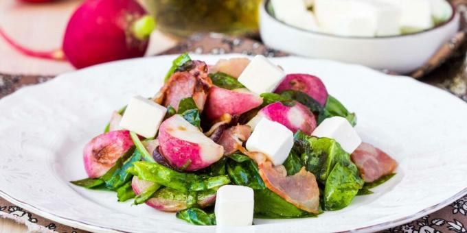 Warm salad with radishes and toasted bacon