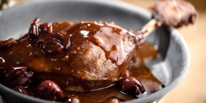 Duck in the oven Recipes: How to cook the duck legs in red wine