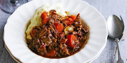 Recipes with beef: beef stew in the oven