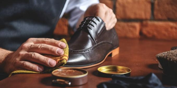 How to care for leather shoes: treat them with cream or wax every 6-7 socks