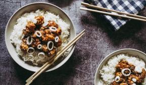 Cauliflower in sweet and sour sauce