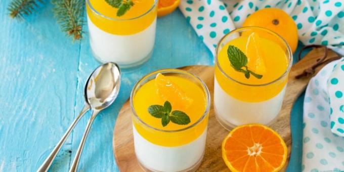 Panna cotta with tangerines