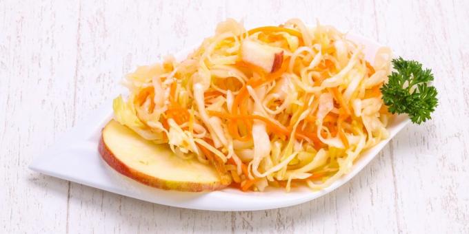 Pickled cabbage with apples for the winter