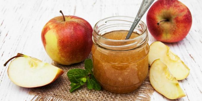 The recipe of the baked thick jam apples