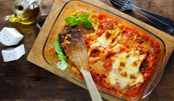 Eggplant lasagne with minced meat
