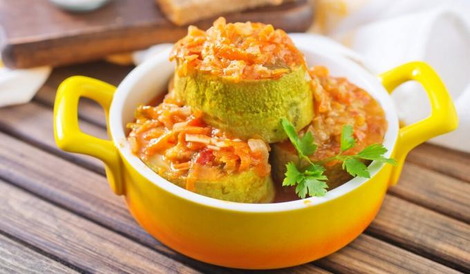 Zucchini baked with minced meat, couscous and vegetables