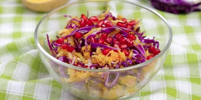 How to prepare a salad of fresh pumpkin with red cabbage, apples and pomegranate