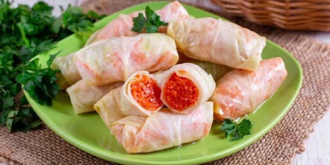 Pickled cabbage rolls with carrots