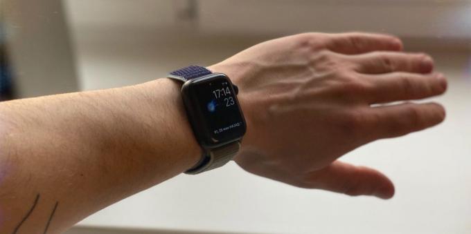 Apple Watch Series 5: on the hand