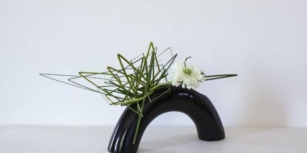 minimalist ikebana