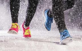 How to choose the right running shoes for winter