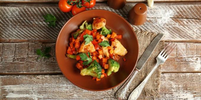 Fried chicken with vegetables in 20 minutes