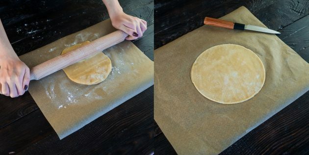 Classic "Medovik" with sour cream: divide the dough into 10-12 parts and roll out thinly
