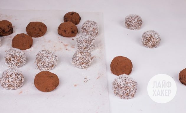 Ready-made pumpkin energy candies with dates