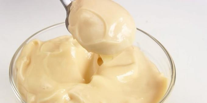 Home-made mayonnaise with vinegar without mustard