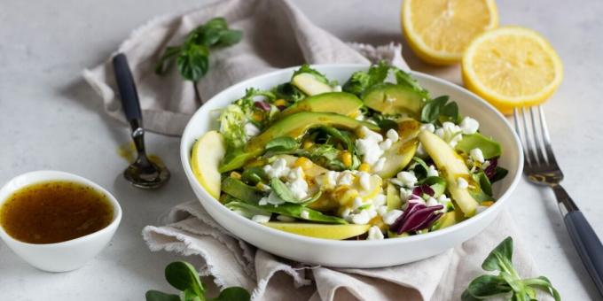 Salad with cottage cheese, apple and corn