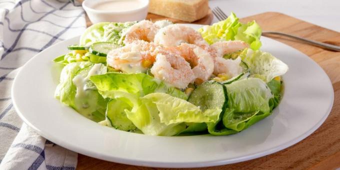 Salad with shrimps, cucumbers and corn