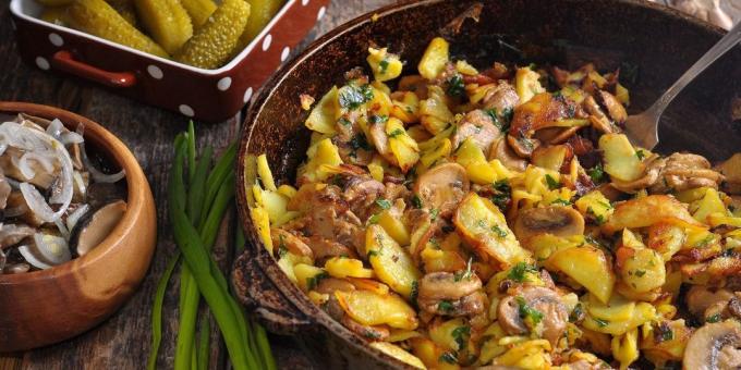 Potatoes, fried with meat and mushrooms