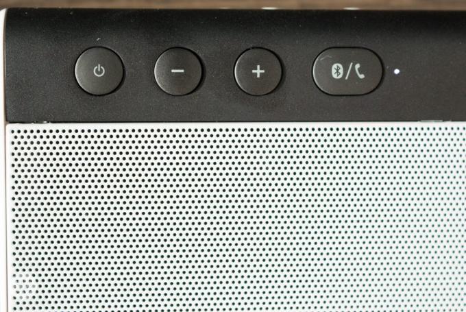 Creative Sound Blaster Roar 2 - the top panel