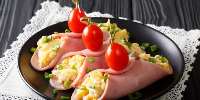 Ham rolls with scrambled eggs and cheese