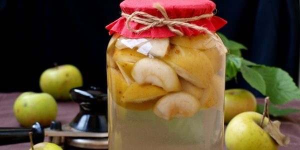 Classic compote of apples for the winter