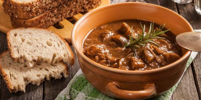 Beef goulash with beer