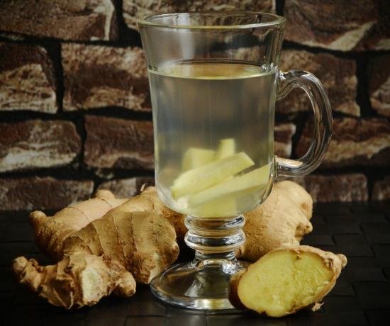 7 recipes ginger: ginger tea with mint and spices