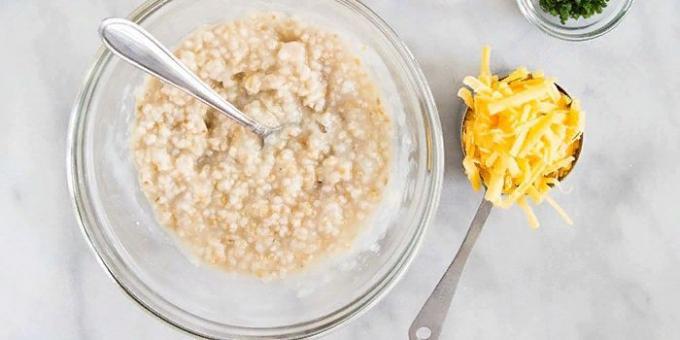 Oatmeal on the water with cheese - tasty and inexpensive