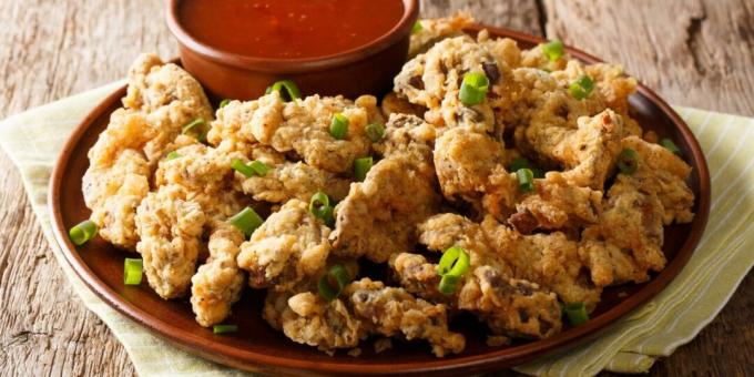 Fried chicken gizzards in flour