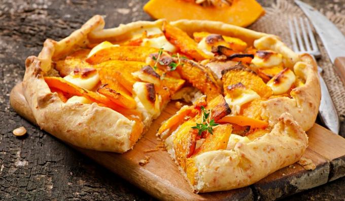 Galette with pumpkin, feta and thyme
