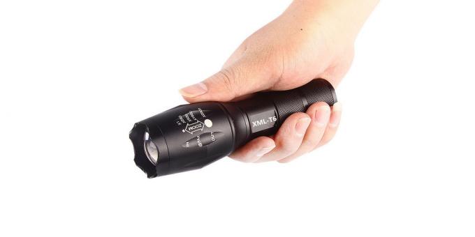 LED flashlight