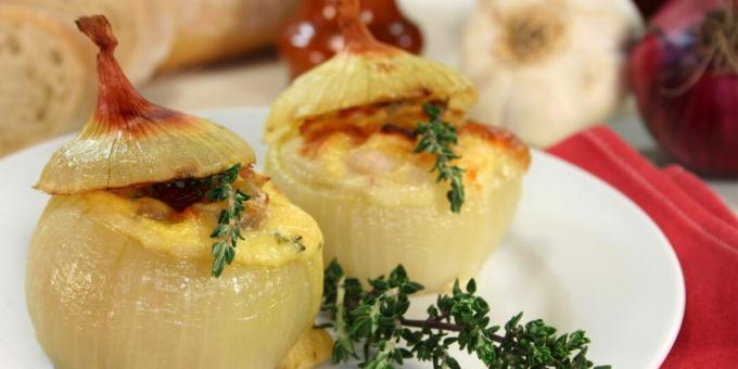 Stuffed onions with meat and cheese