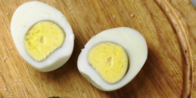 healthy breakfast: hard-boiled eggs