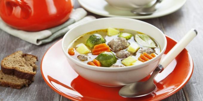 Soup with lamb meatballs