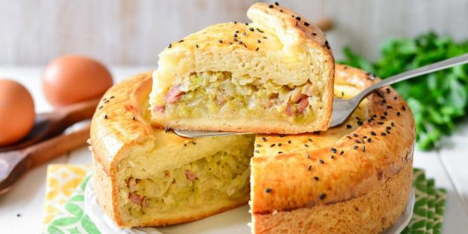 Jellied pie with cabbage and ham