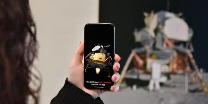 Triple camera smartphone: Work with applications of augmented reality
