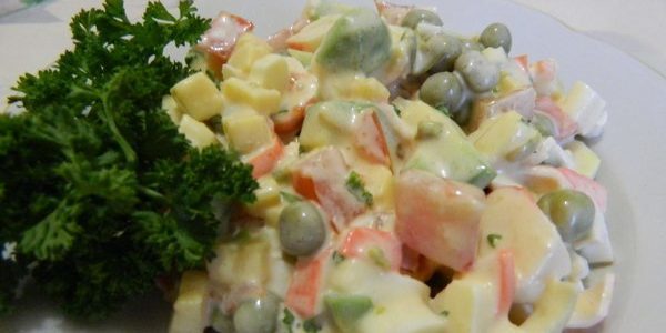 ALT with green peas, crab sticks, avocado, tomato and cheese