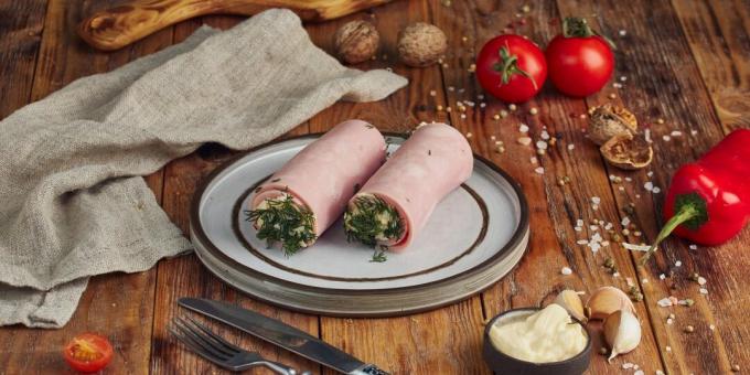 Ham rolls with cheese and walnuts