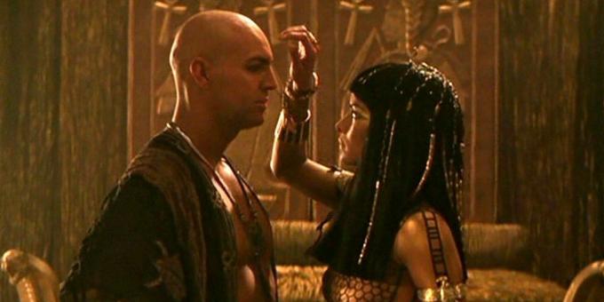 Ancient Egypt facts: both men and women used makeup