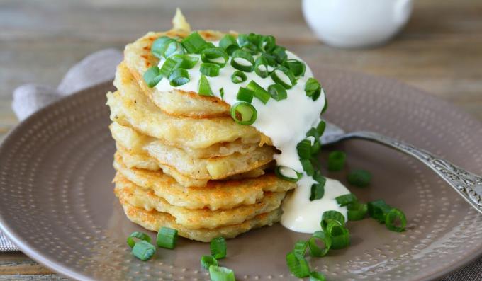 Pancakes with green onions on kefir