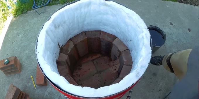 How to make a tandoor with your own hands: Lay the rest of the stones of the second row