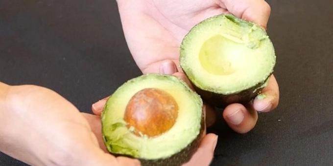 11 life hacking with avocado