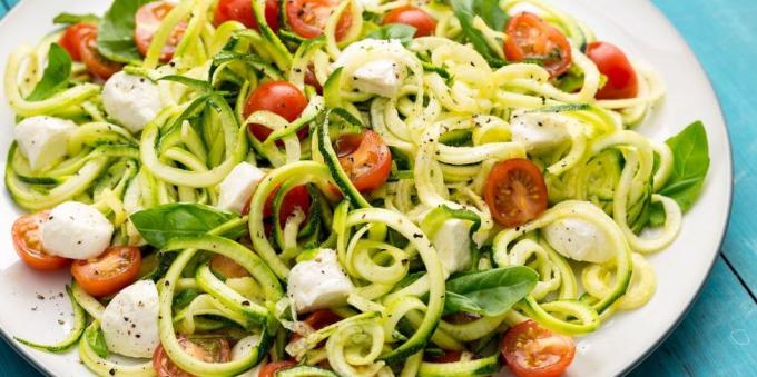 Vegetable salad with tomatoes, zucchini and mozzarella